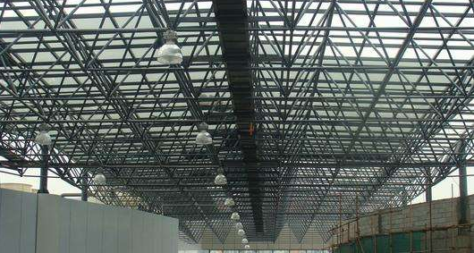 云浮听网架公司的名目师阐述其网架的季节个性